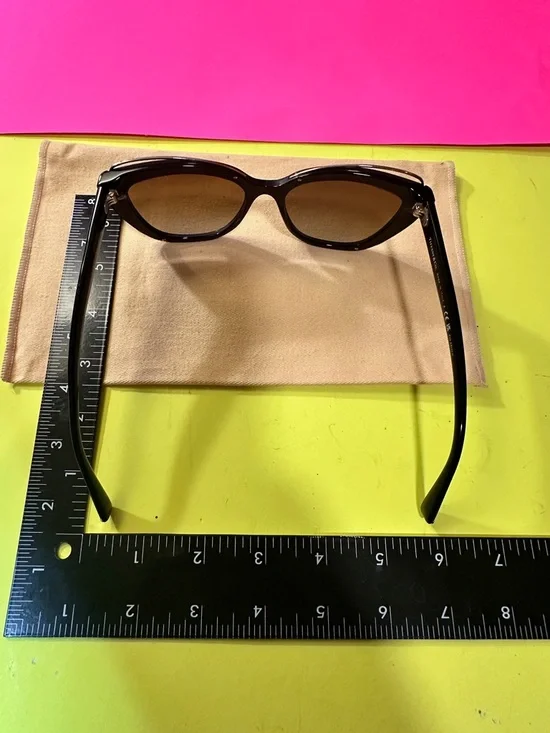 Tiffany & Co. Black Cat-Eye Sunglasses no scratches in great condition - Picture 12 of 12